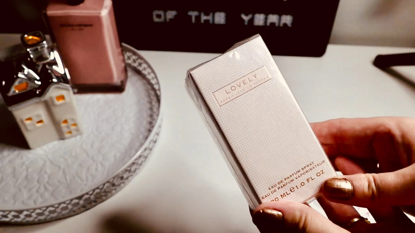 Emballage du parfum Lovely de Sarah Jessica Parker