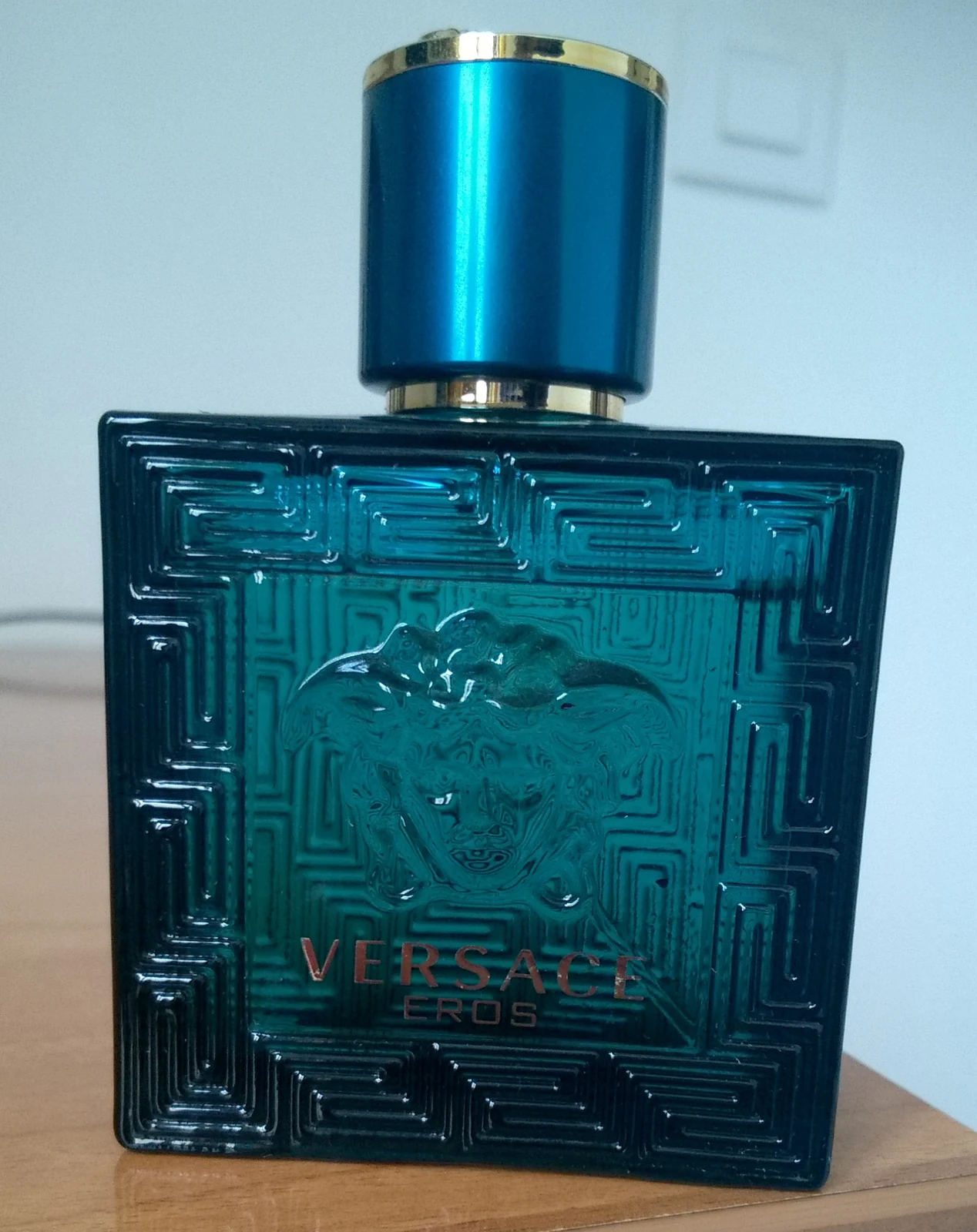 Flacon bleu de Versace Eros Eau de Toilette
